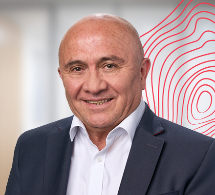 Headshot of Manuel Olivares of Worley.