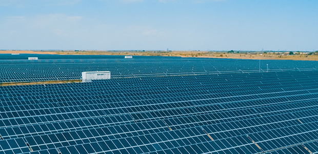 Expansive photovoltaic solar system with several battery energy storage system units.